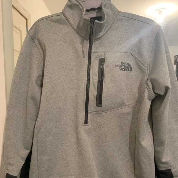 North Face 1/2 Zip Sweater - Picture 1 of 5
